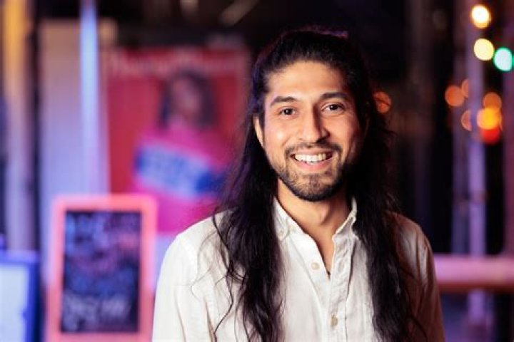 Hire Alingon Mitra for a Corporate Event or Performance Booking.