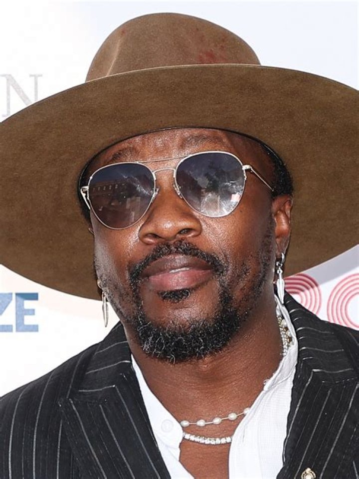 Hire Anthony Hamilton for a Corporate Event or Performance Booking.