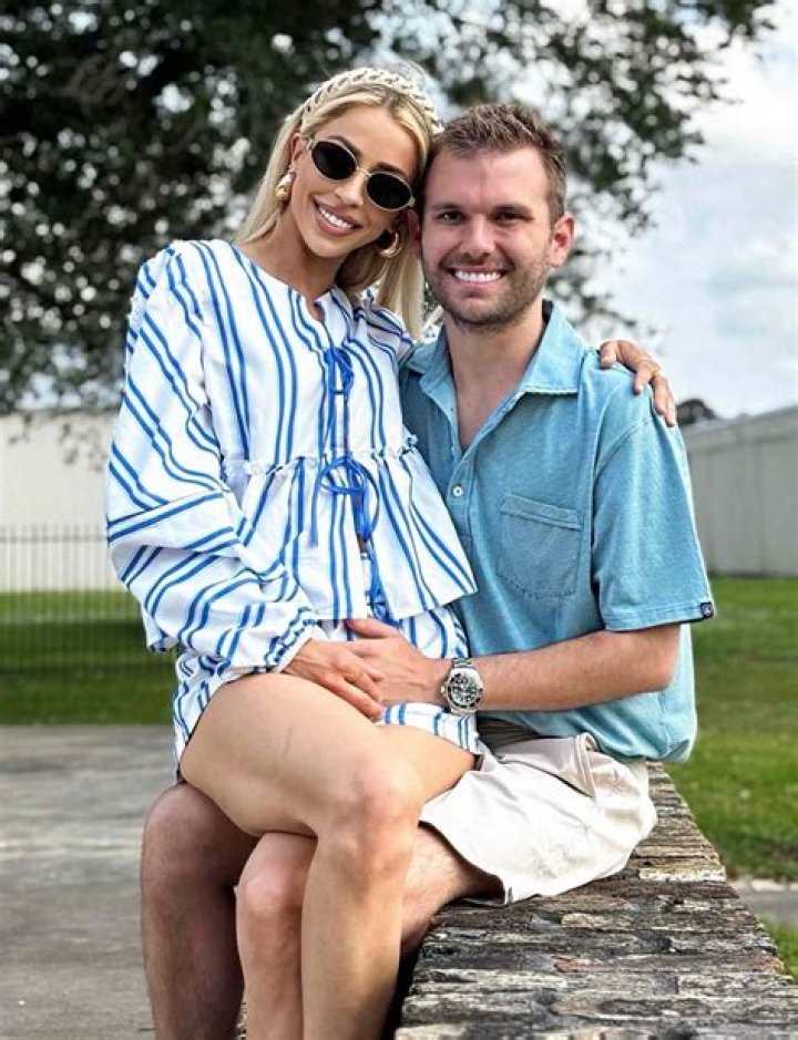 Chase Chrisley Net Worth, Girlfriend, College, Teeth, Measurements, Family