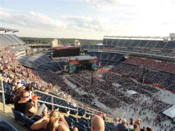 Country Music Festival In Foxborough Has Tailgate Trouble