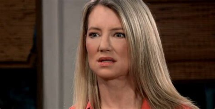 Barware Flies, Nina Gets Served, Joss Is Desperate