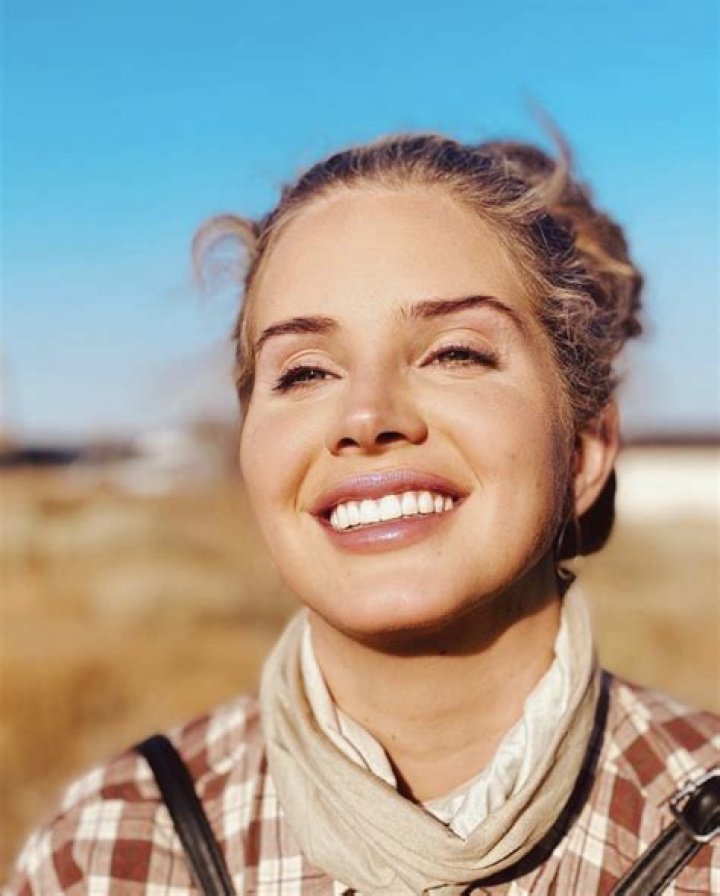 In Honor of Lana Del Rey’s 36th Birthday, We Ranked Our Top 10 Favorite Songs – Celeb Secrets