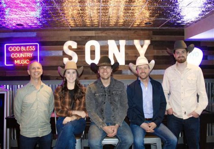 Randall King Signs A Publishing Deal With Sony Music Publishing Nashville