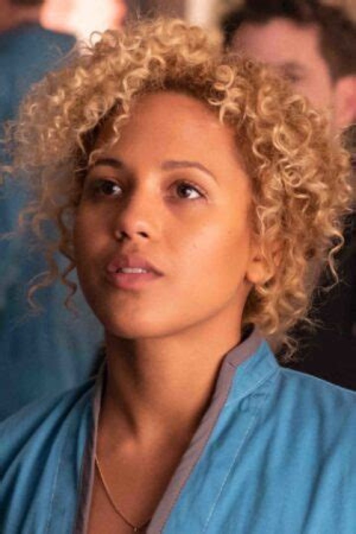 Robyn Alomar | Aliyah, Utopia Falls Hulu Cast, Wiki, Bio, Career, Net Worth, Father, Parents, Dating, Relationship, Boyfriend, Instagram, Age, Mother, Roberto Alomar Daughter, Roberto Alomar Family, Kim Perks Alomar, Lourdes Maria Alomar, Siblings, Sister, Brother