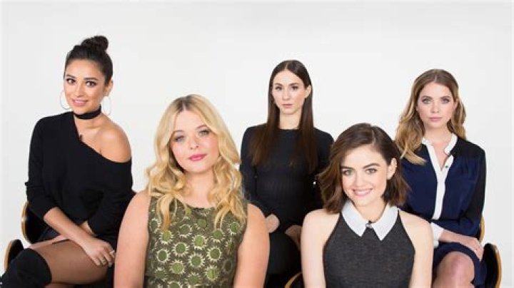 The “Pretty Little Liars” Cast Takes the Make-Out Quiz + It’s Hilarious – Watch Now! – Celeb Secrets
