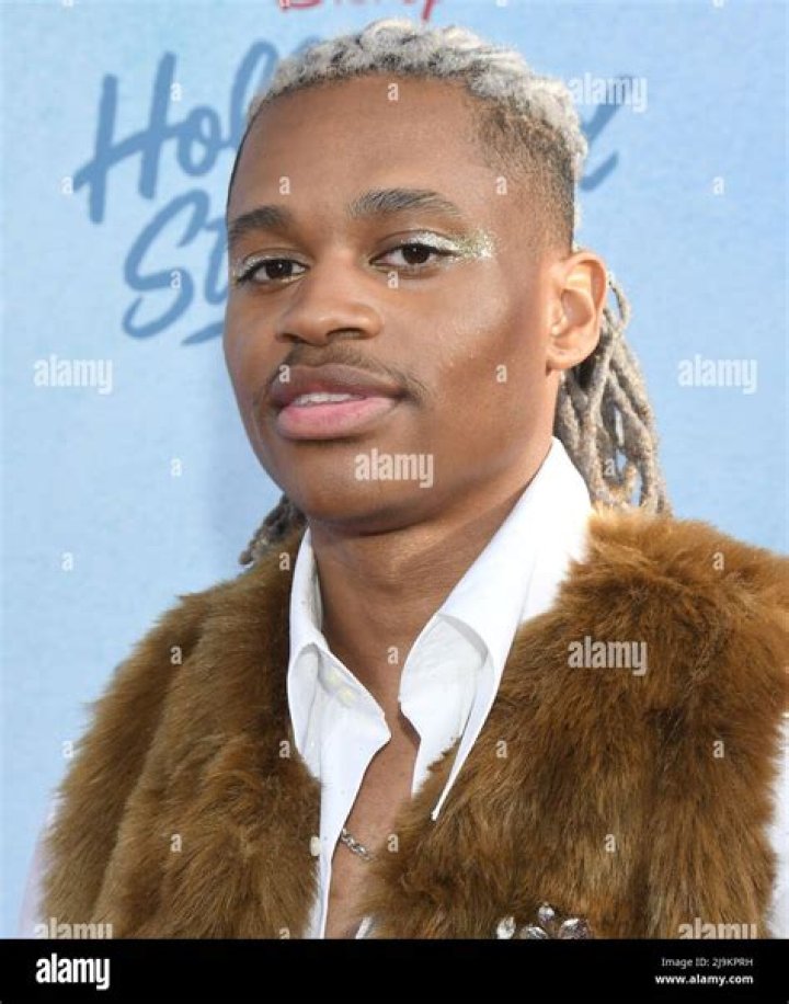 TYLER JACKSON WILLIAMS – Celeb Secrets