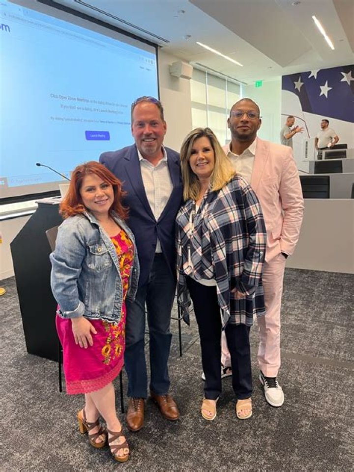 Hire Wendy Gunkel for a Corporate Event or Performance Booking.