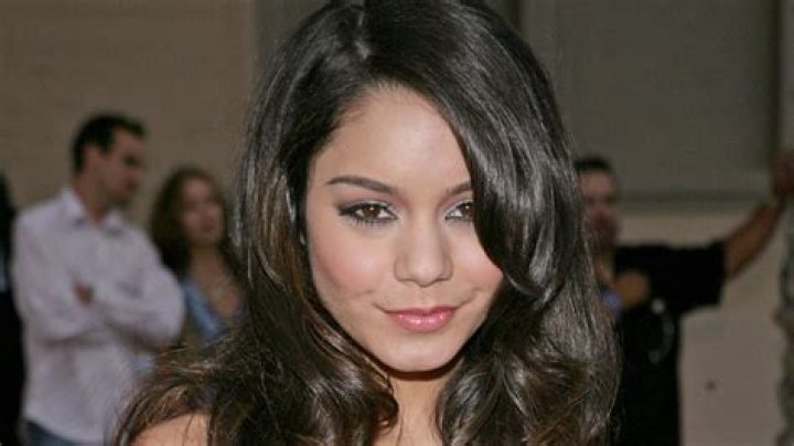 What Makeup Does Vanessa Hudgens Use?